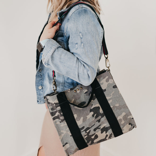 Camo Canvas Crossbody Tote - altruesm